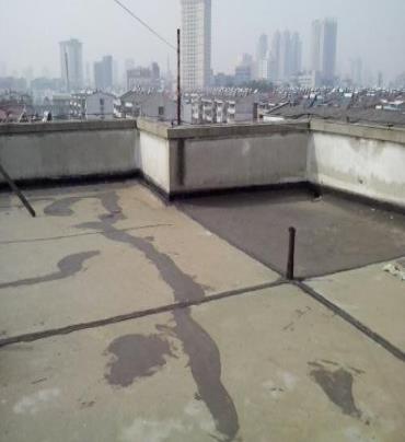 日土漏水维修 楼顶漏水是什么原因，楼顶漏水维修方法是什么?